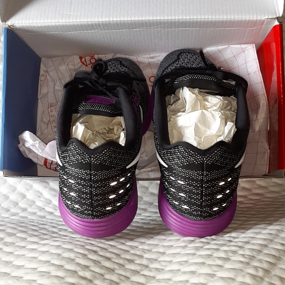 NIKE BETTER WORLD WOMEN'S SNEAKERS - Picture 5 of 7